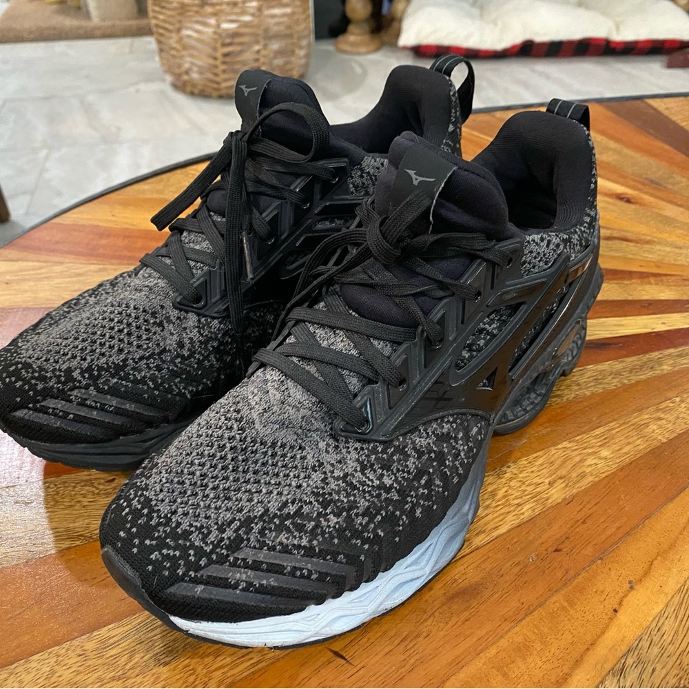 Mizuno woman shoes